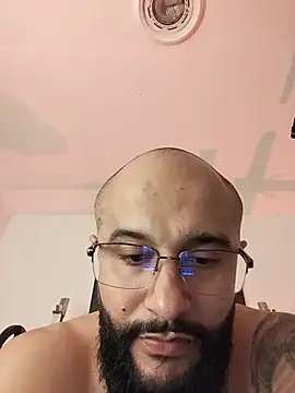 צ'אט XXX בשידור חי של Luke__09