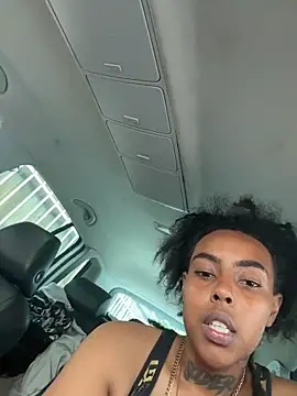 צ'אט XXX בשידור חי של seductivefreak7