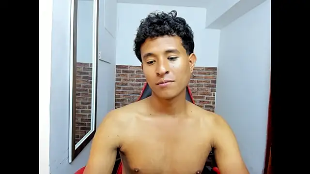 XXX chat uživo modela WIZARD-ALESSANDRO
