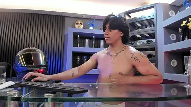 Alexx_Cano_ 即時 XXX 聊天