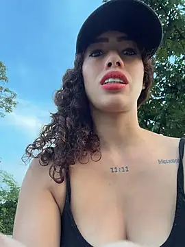 Chat +18 de roxyrougee ao vivo