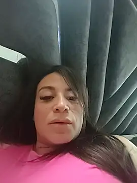 XXX chat uživo modela Emily_Kooper