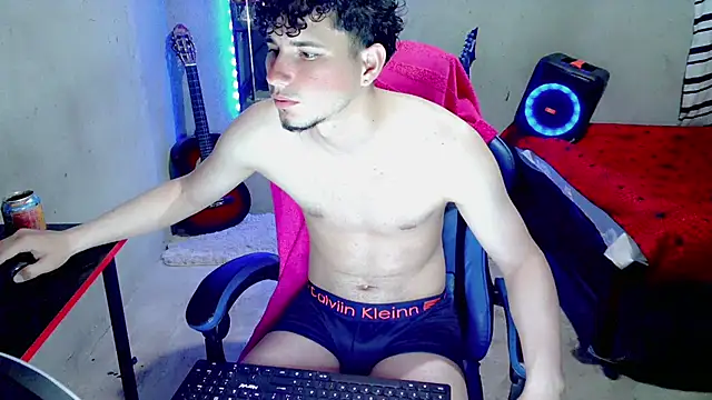 XXX chat uživo modela Atom_Hot