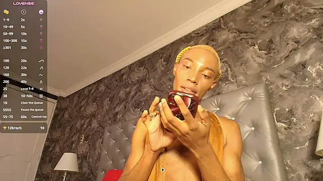 axton_voss Chat XXX live