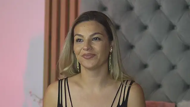 XXX chat uživo modela AvaCherry