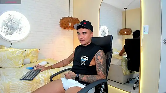 LuccaMoretti1 – Live XXX-chat