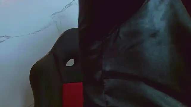 Chat +18 de NICOL-JARAMILLO ao vivo