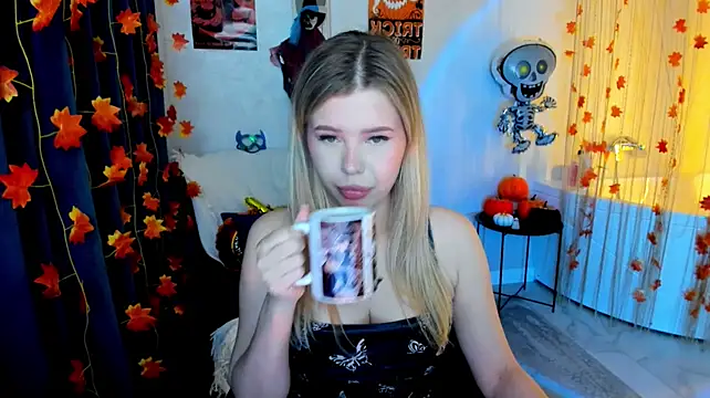 FollowLovee Live XXX Chat