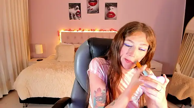Živý XXX chat Emily_Warren_