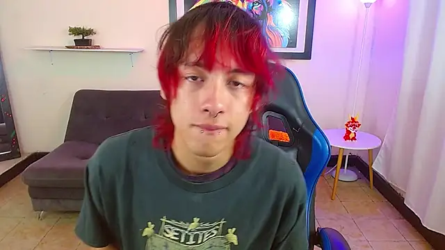adriaan_18 live XXX chat