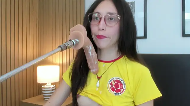 doll_bella_'s Live XXX Chat