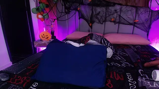 luce_williams' Live XXX Chat