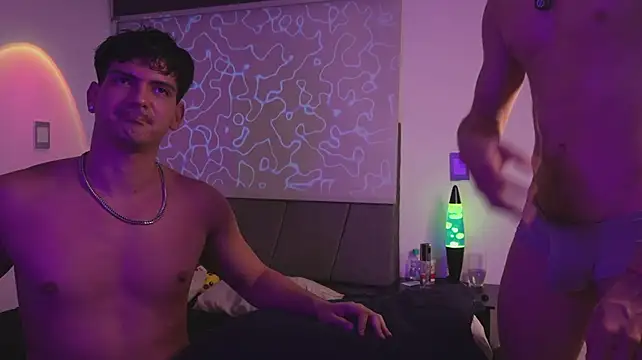 צ'אט XXX בשידור חי של bbbeachboy