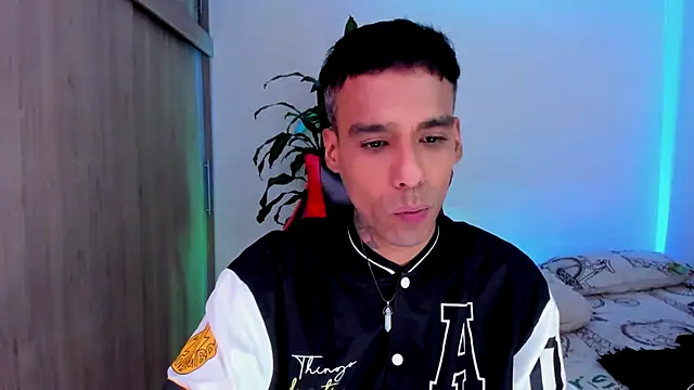 Онлайн чат XXX Damianwhite