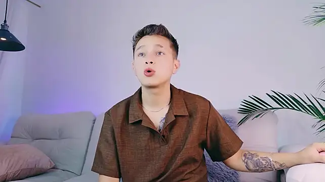 Tim_wolf Chat XXX in diretta