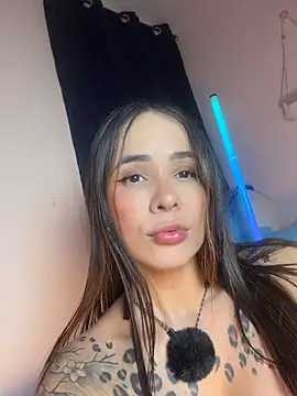 Chat XXX en directo de HotAlana_