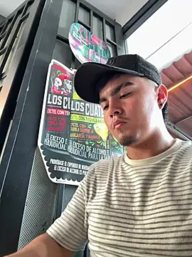 Show modela gamexboy_ na web-kameri