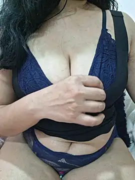 Jassi_Does Adlı Modelin Canlı XXX Sohbeti