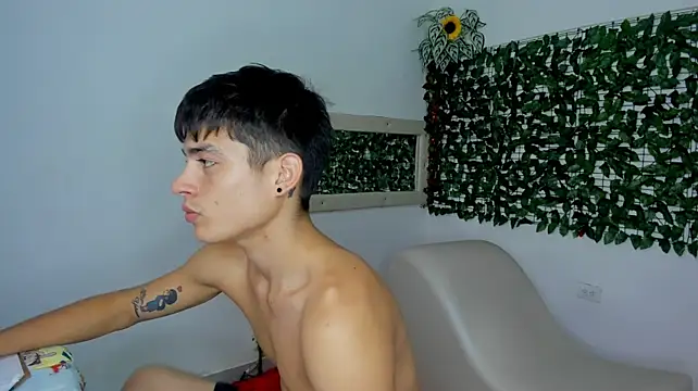 The_beby_guy Adlı Modelin Canlı XXX Sohbeti