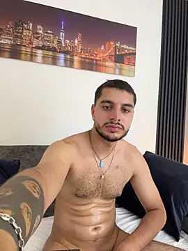 AmadeoWild Chat XXX in diretta