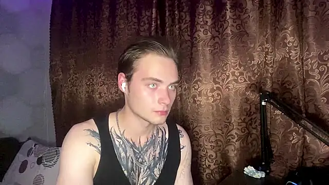 ErnestTarlet Chat XXX live