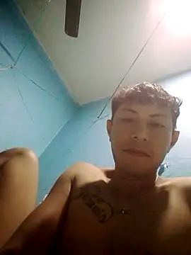 Show modela adanbenites1 na web-kameri