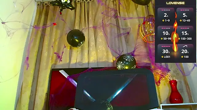_Dominic_Smith_ Show in webcam