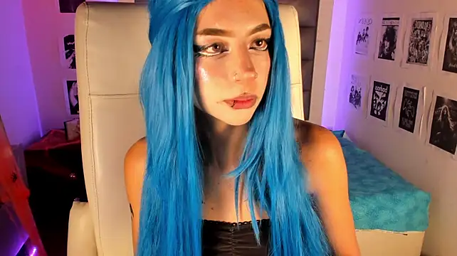 adhalee_js' Live XXX Chat