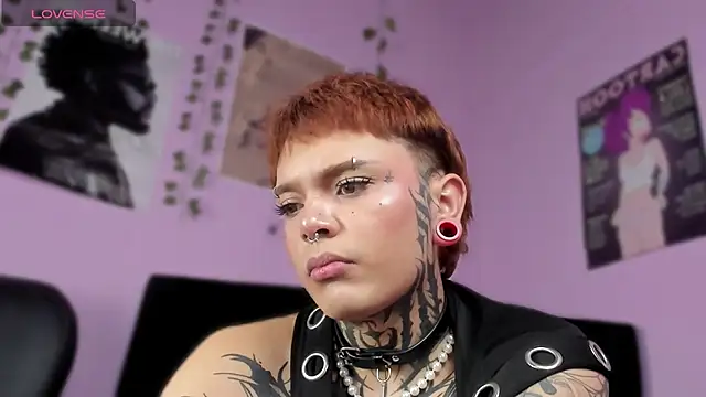 XXX chat uživo modela Cliffortt