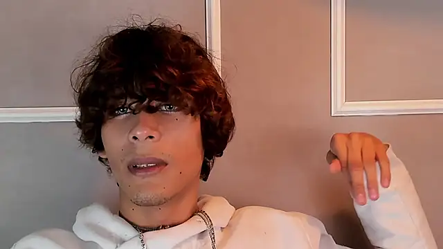 Chatroom XXX en direct de derek_blake