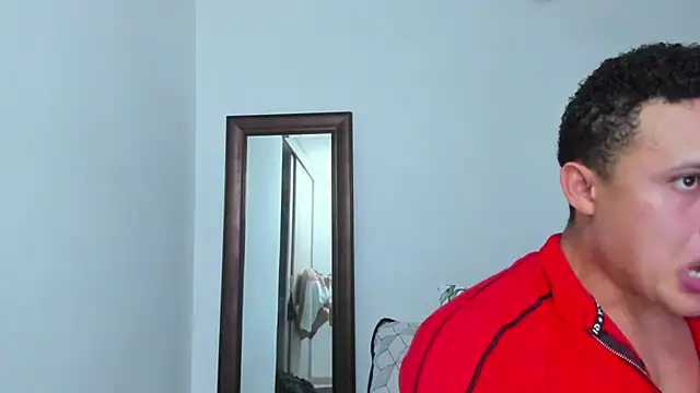 KingLevi01 élő XXX-chatje