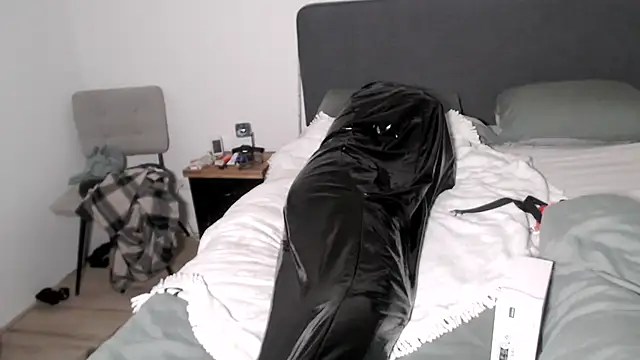 Онлайн чат XXX latexslaveboy