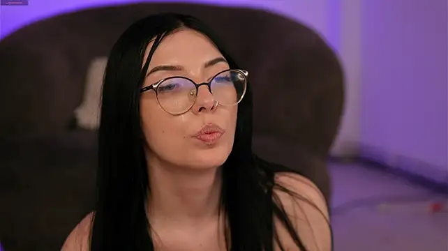 LilithPixie Adlı Modelin Canlı XXX Sohbeti