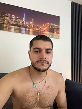 AmadeoWild লাইভ XXX চ্যাট