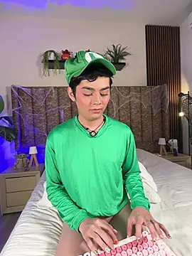 Maxi_little Adlı Modelin Canlı XXX Sohbeti