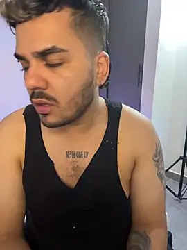 Kevin_Spenser Live XXX-chat