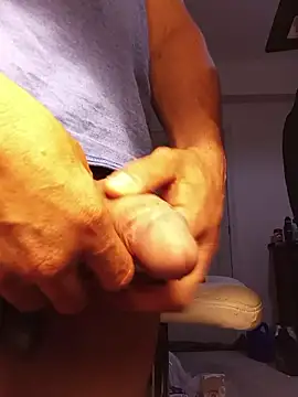 Pokazy przed kamerką – sexboybwc_assfucker