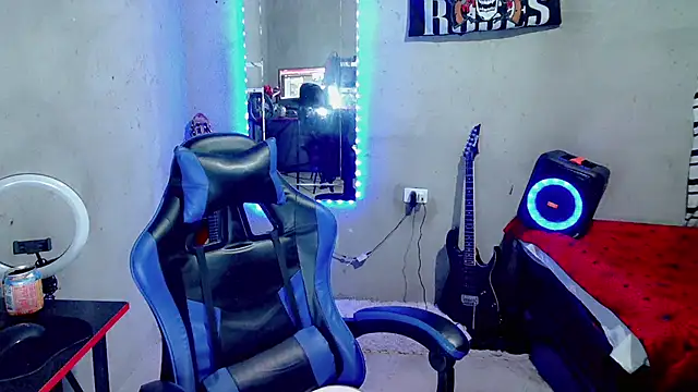 XXX chat uživo modela Atom_Hot