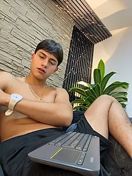 แชท XXX สดของ Lander_Cruz