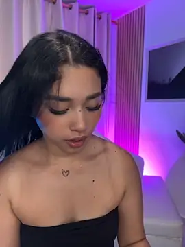 KiaraVixenn's Live XXX Chat