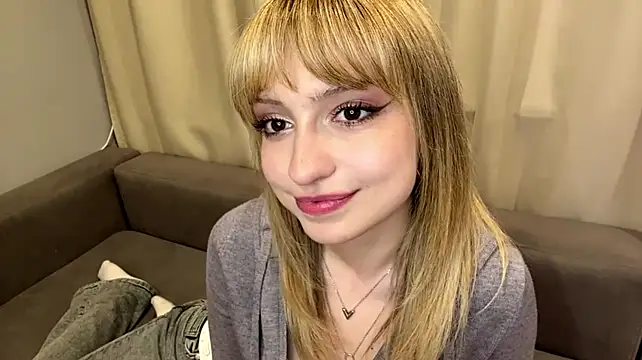 DeenaAshraf's Live XXX Chat