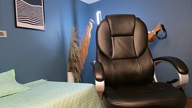 Nazz_1's Live XXX Chat