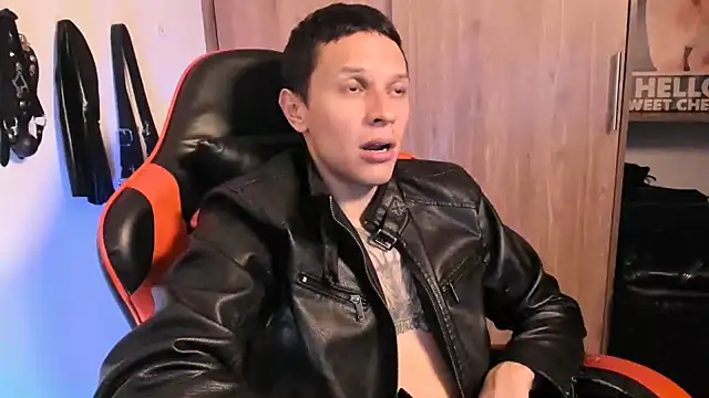 Masterdave7 élő XXX-chatje