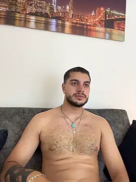 Chatroom XXX en direct de AmadeoWild