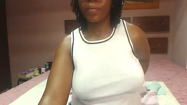 EmeraldDreams' Live XXX Chat