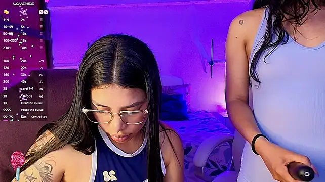 kloe28 Adlı Modelin Canlı XXX Sohbeti