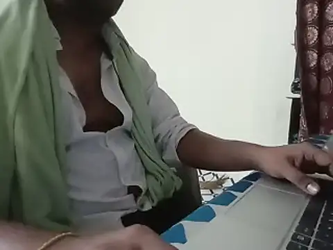 צ'אט XXX בשידור חי של ragda_boy