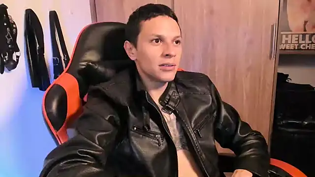 Masterdave7 Live XXX-Chat