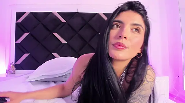 Cristal_Cerati_'s Live XXX Chat