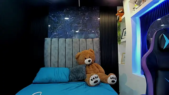 MathiasGreen_ Adlı Modelin Canlı XXX Sohbeti